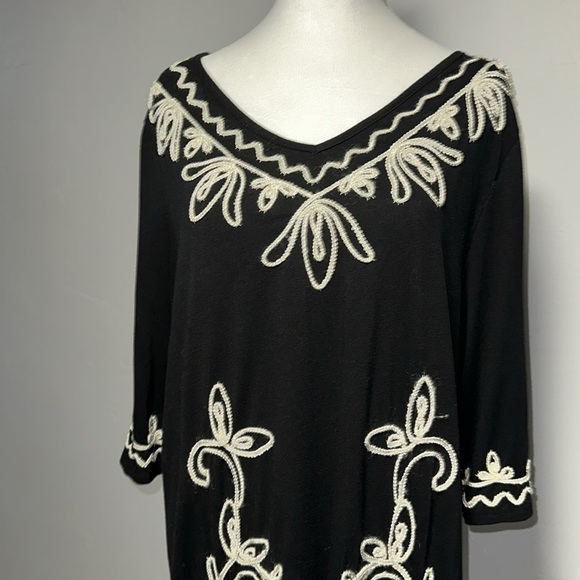 Catherine's Maternity Dress - Picture 2 of 10